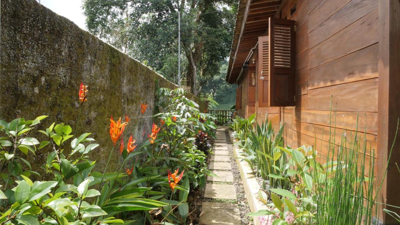 Sanggar Pantcha Indra Guest House Kemuning Eksteriør bilde
