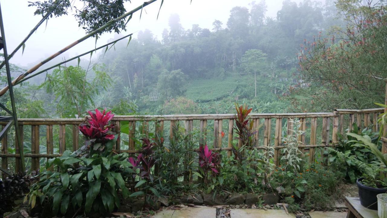 Sanggar Pantcha Indra Guest House Kemuning Eksteriør bilde