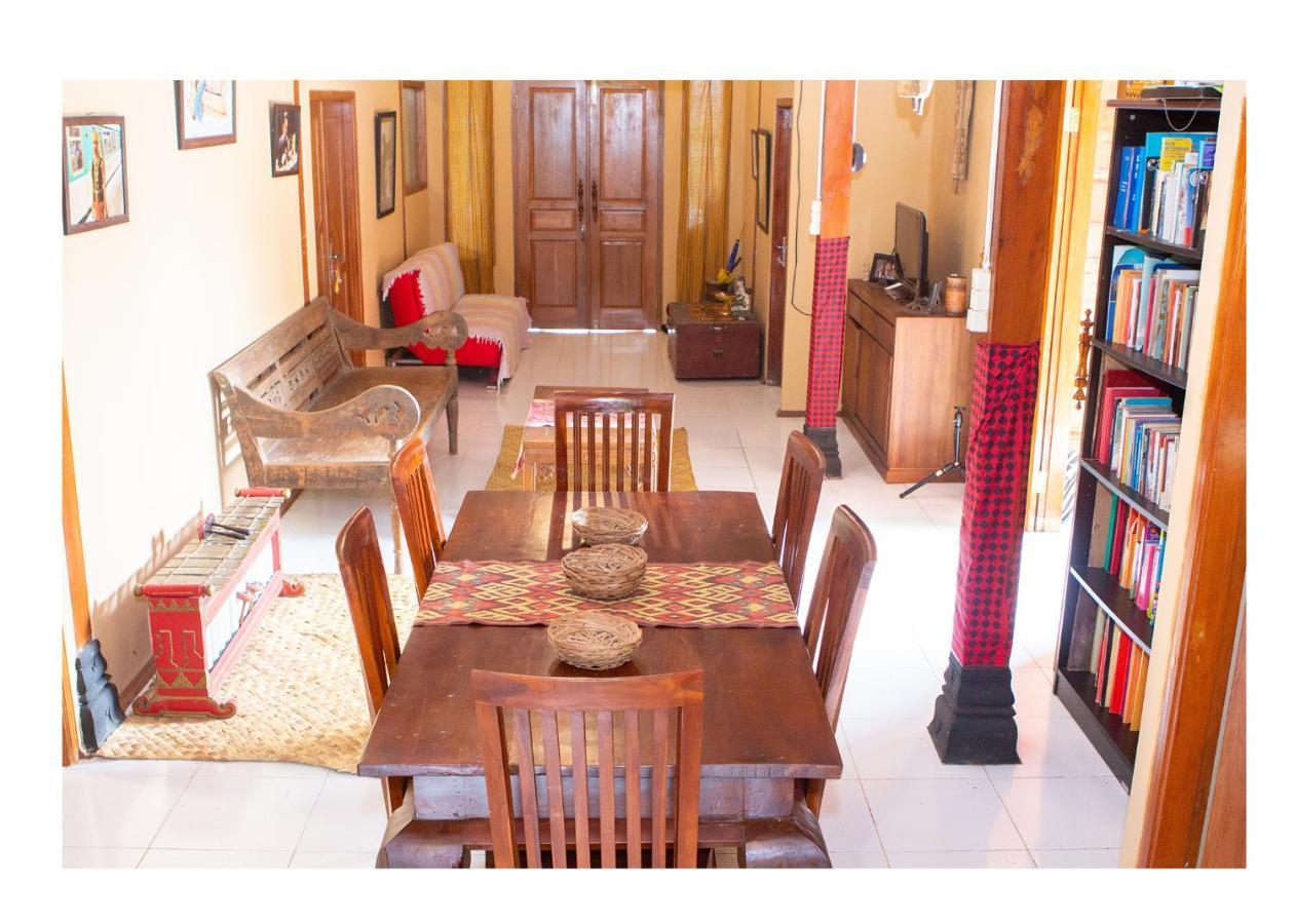 Sanggar Pantcha Indra Guest House Kemuning Eksteriør bilde