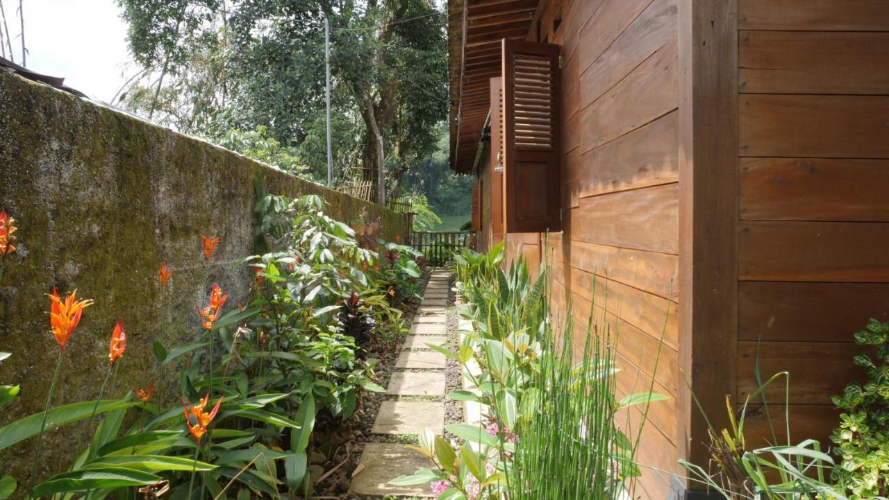 Sanggar Pantcha Indra Guest House Kemuning Eksteriør bilde