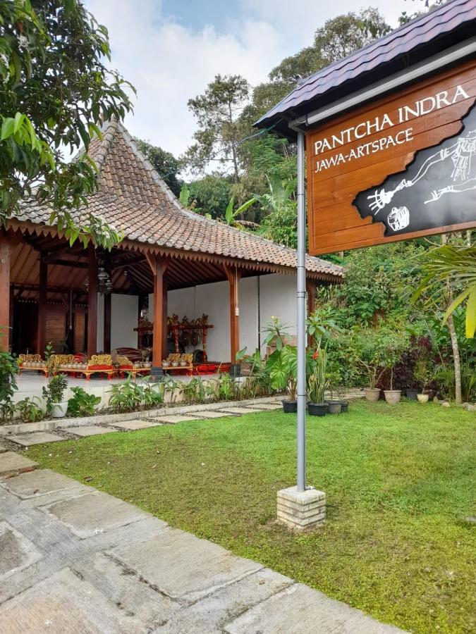 Sanggar Pantcha Indra Guest House Kemuning Eksteriør bilde
