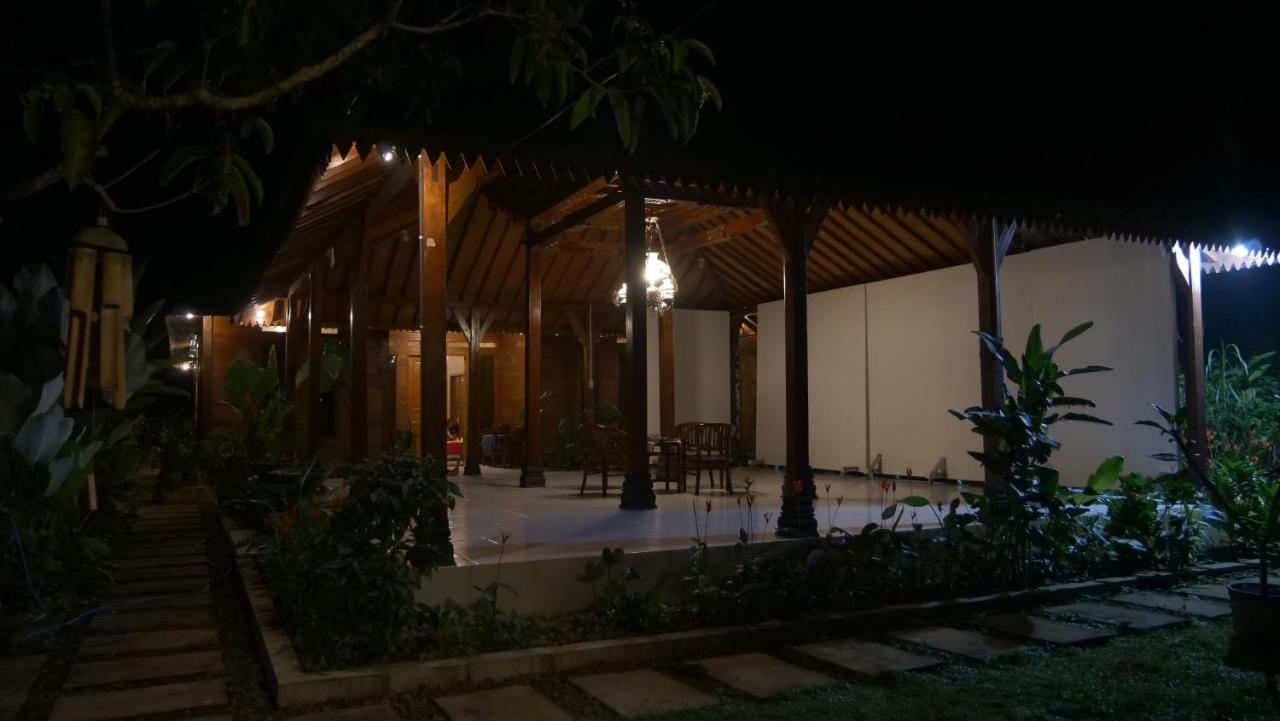 Sanggar Pantcha Indra Guest House Kemuning Eksteriør bilde